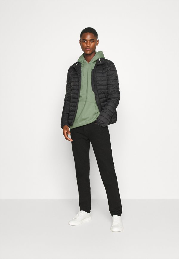 Pier One by Zalando