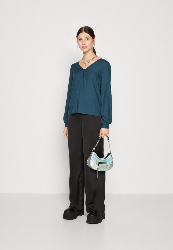 Pieces PCNOVA V NECK