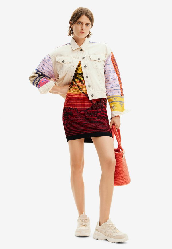 Desigual SHORT EMBROIDERED