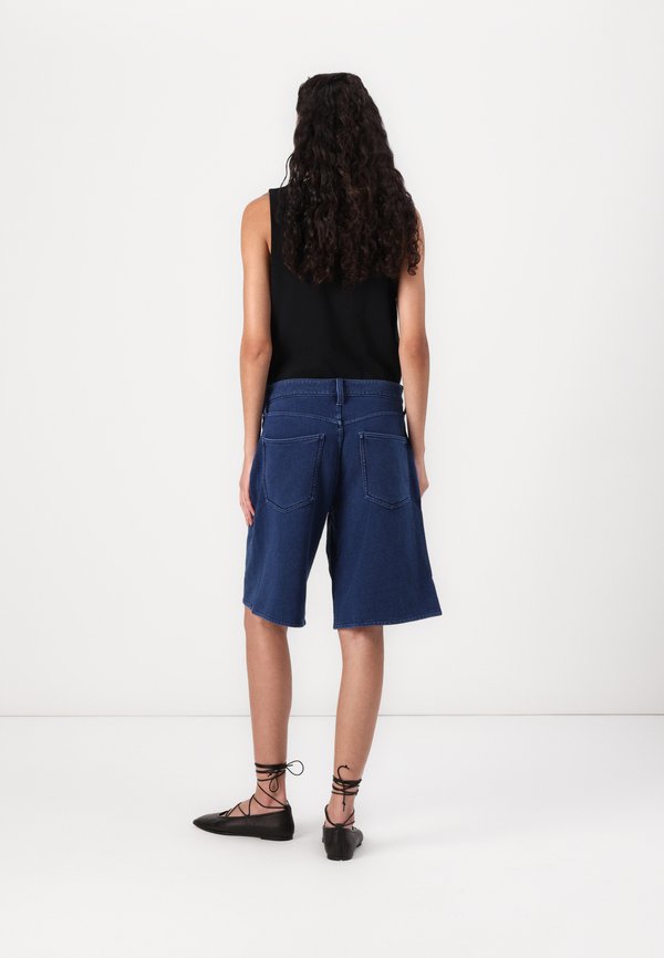 GAP LONGLINE SHORT