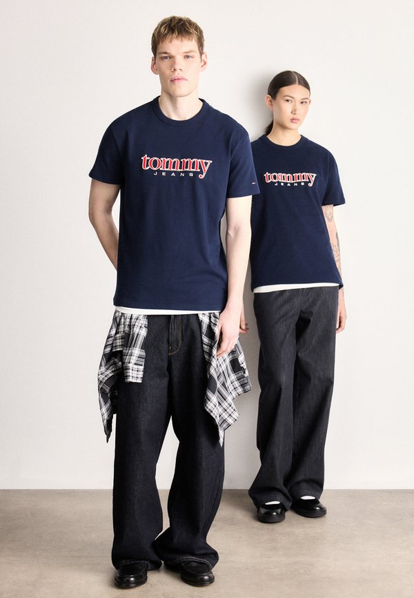 Tommy Jeans LOGO APPLIQUÉ JERSEY T-SHIRT