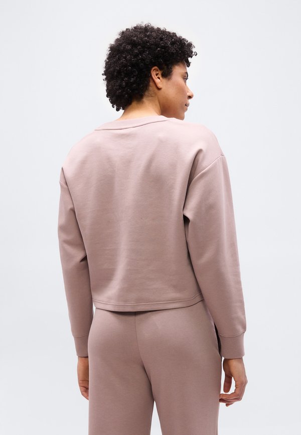 Puma ELEVATED COMFORT V NECK CREW