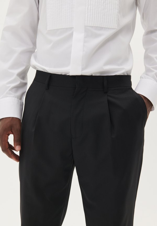 Matinique MAWELLER TUX PLEAT