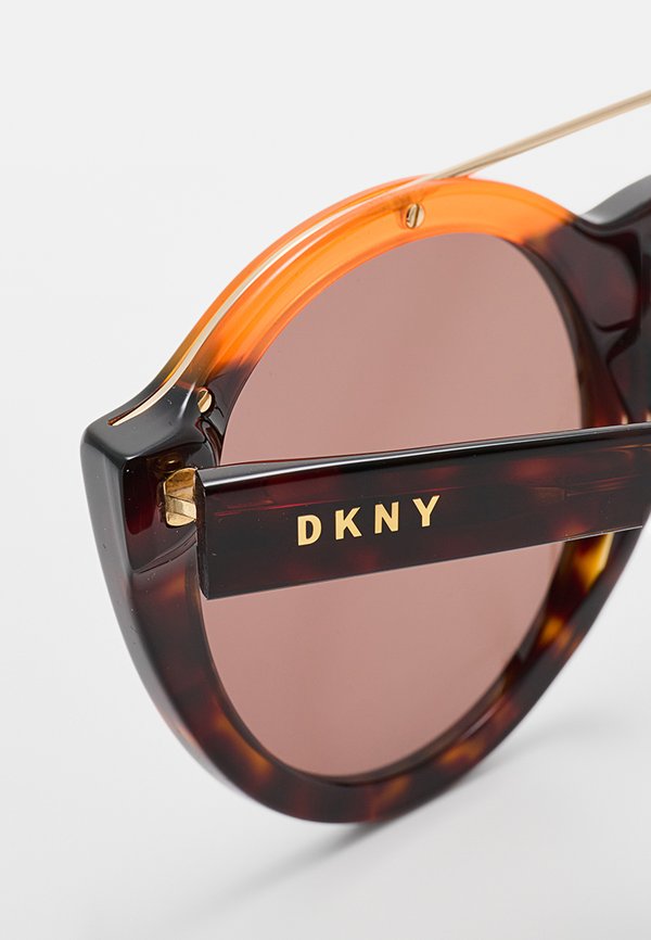 DKNY