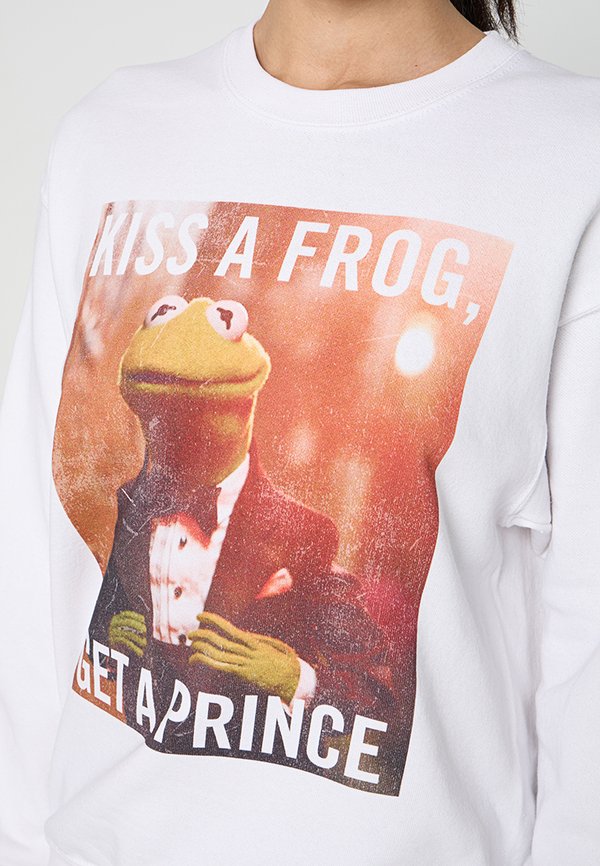 Disney MUPPETS KERMIT KISS A FROG