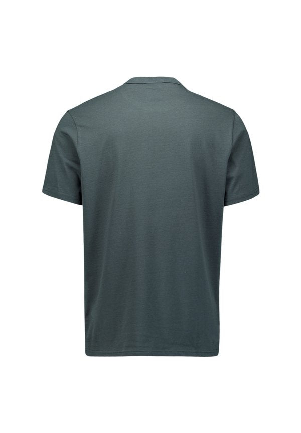 NO EXCESS ARTWORK WITH ROUND NECK