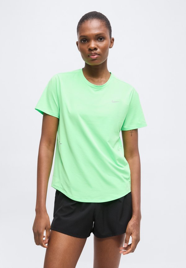 Nike Performance SWIFT - Sports T-shirt - illusion green