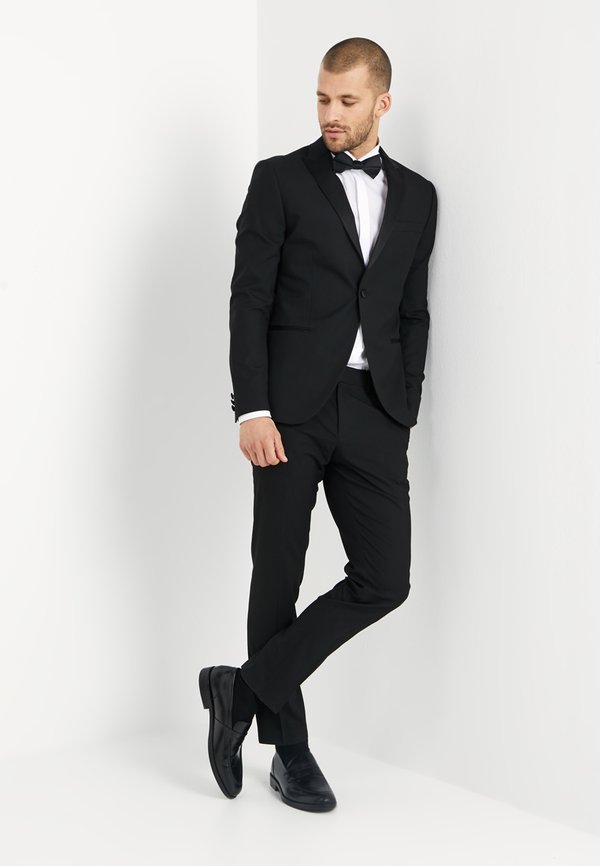 Isaac Dewhirst BASIC PLAIN TUX