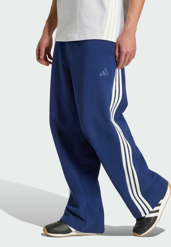 adidas Sportswear ADIDAS SPORTSWEAR ADIDAS KIT 3-STRIPES WIDE PANT - Tracksuit bottoms - dark blue   off white
