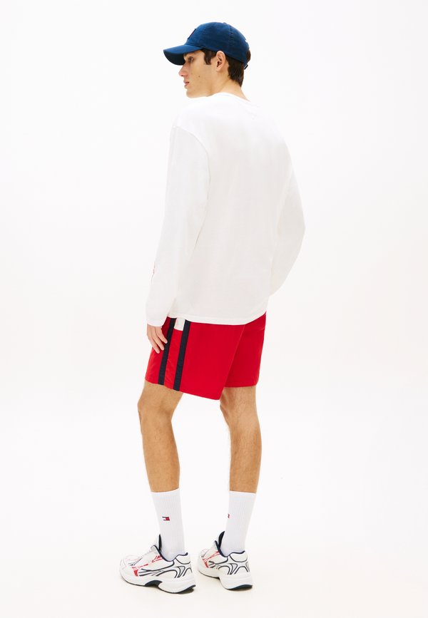 Tommy Jeans PATCH POCKET RELAXED LONG SLEEVE T-SHIRT