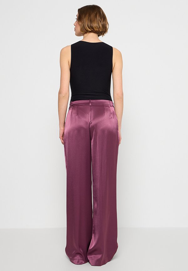 Pinko LAON