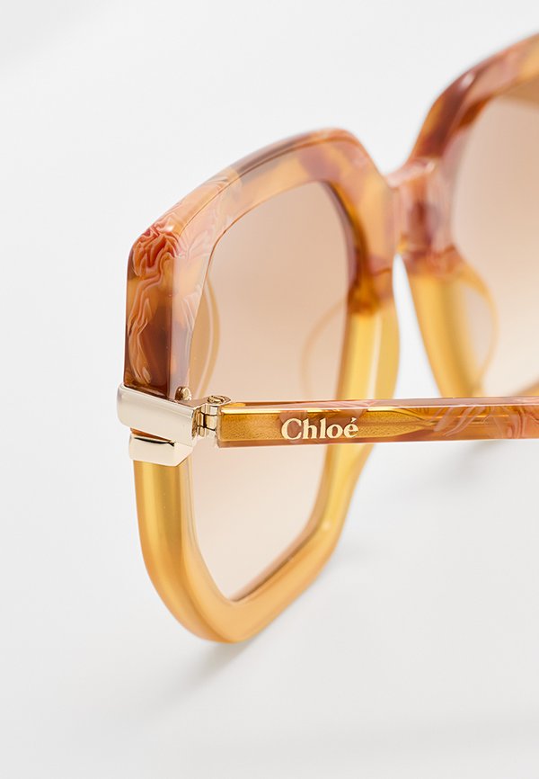 CHLOÉ