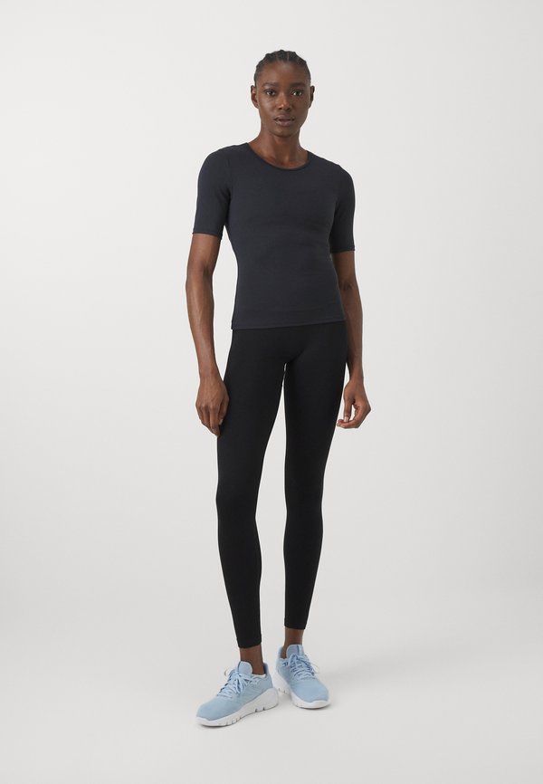 Stronger SEAMLESS CONTOUR SCRUNCH LEGGINGS