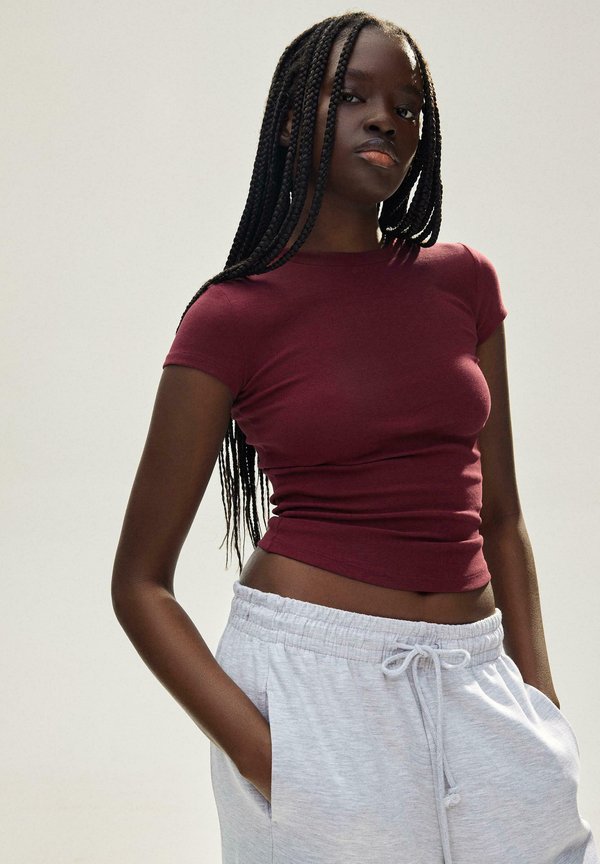 Bershka Basic T-shirt - bordeaux