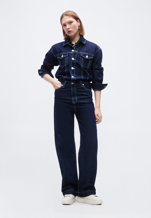 Tommy Jeans FLAG EMBROIDERY COLLARED DENIM JUMPSUIT