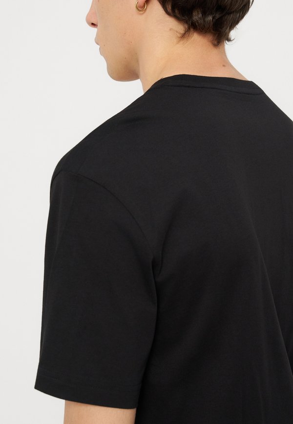 EA7 Emporio Armani