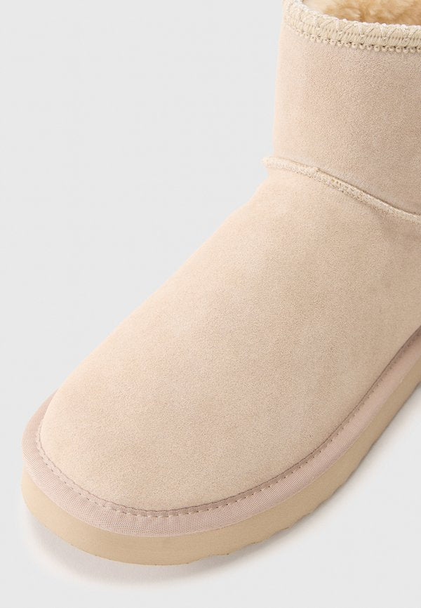 Pier One by Zalando