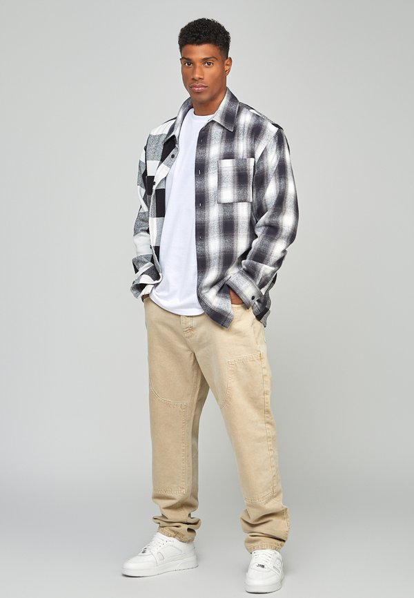 SIKSILK STRAIGHT FIT CARPENTER