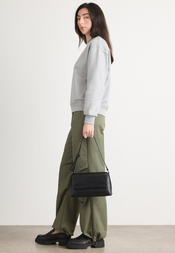 Calvin Klein Jeans MONOLOGO FRENCH
