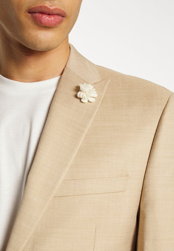 Isaac Dewhirst THE WEDDING SUIT