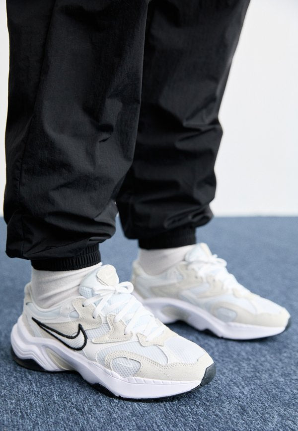 Nike Sportswear AL8 - Trainers - summit white/white/black