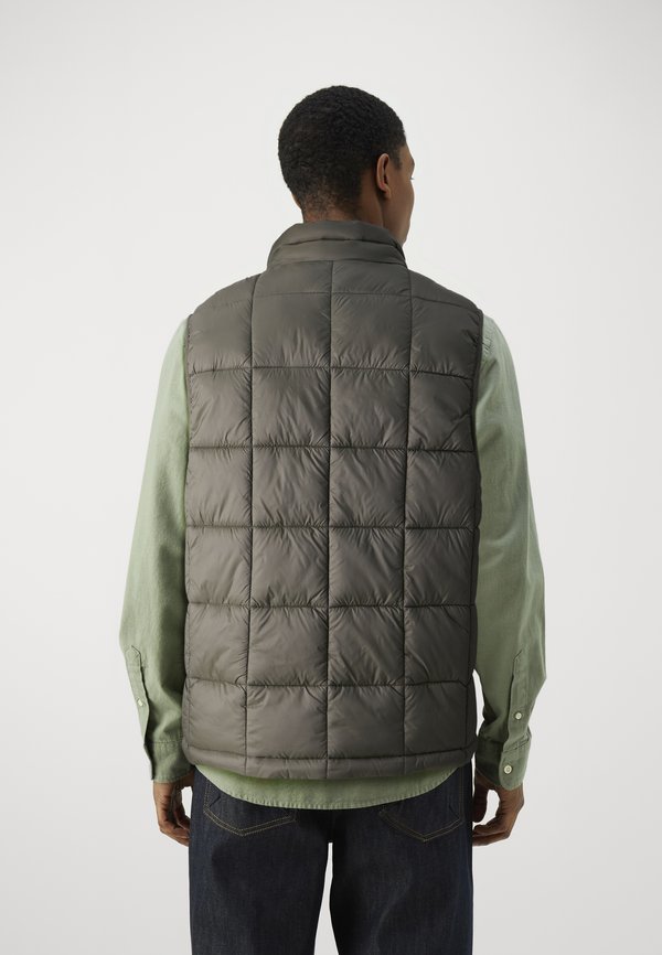 DOCKERS LIGHTWEIGHT QUILTED VEST
