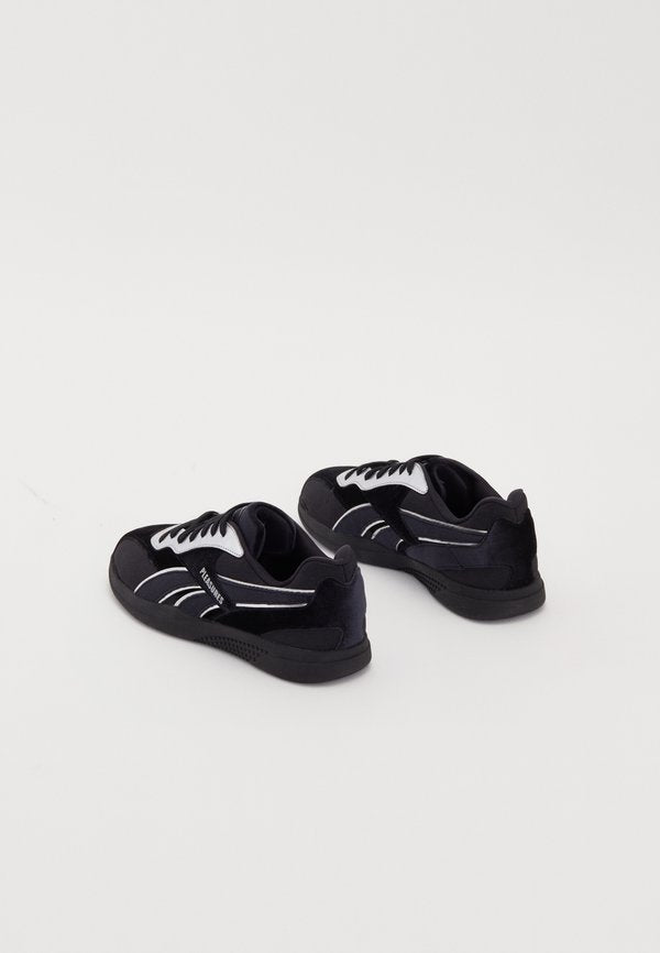 Reebok LTD PLEASURES HAMMER STREET UNISEX
