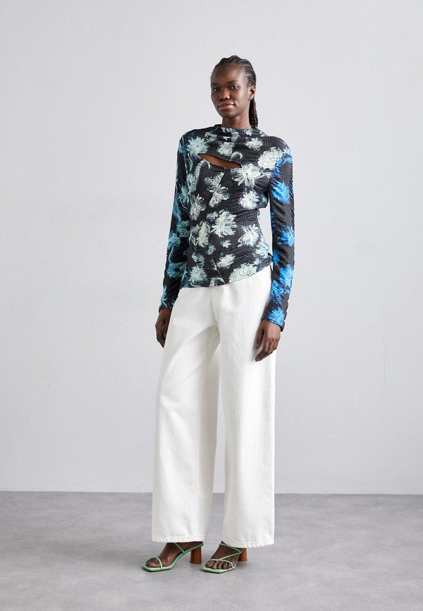 Stine Goya CLARE SMOCKING