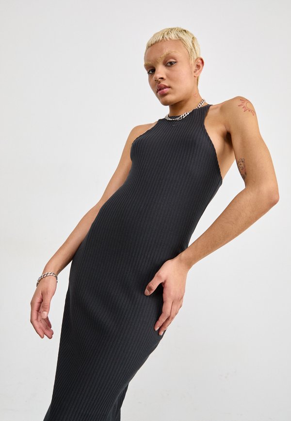 Nike Sportswear MIDI