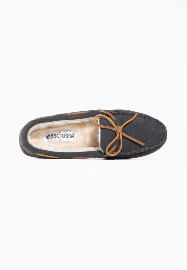Minnetonka PILE LINED HARDSOLE