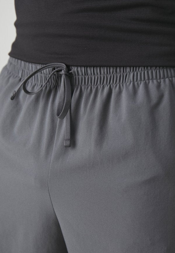 New Balance SPORT ESSENTIAL - Shorts - graphite