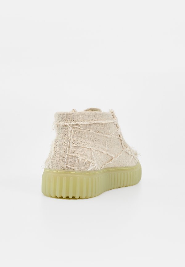 Clarks TORHILL