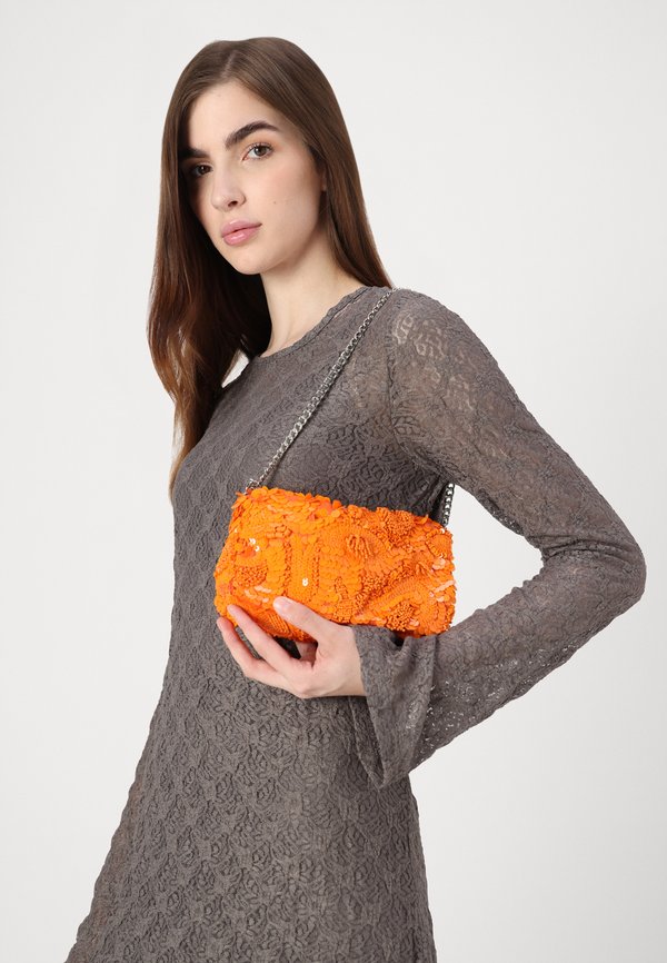 Noisy May NMLINE DRESS