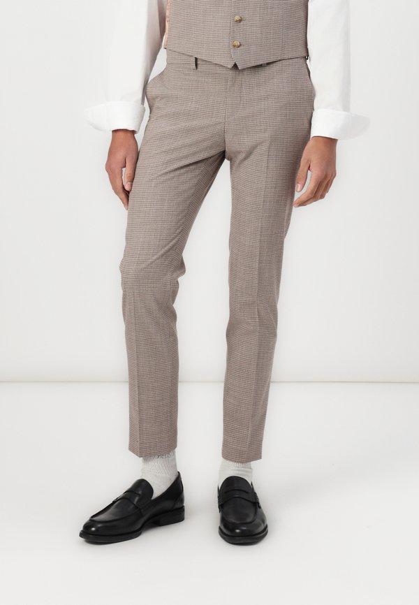 Isaac Dewhirst NOTCH SUIT SLIM