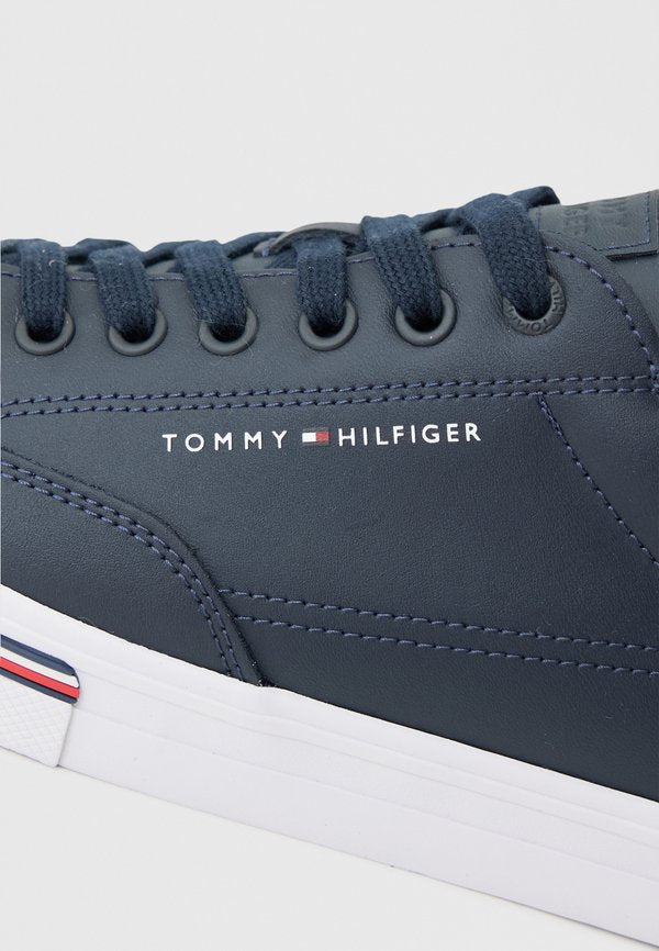 Tommy Hilfiger SIGNATURE MID