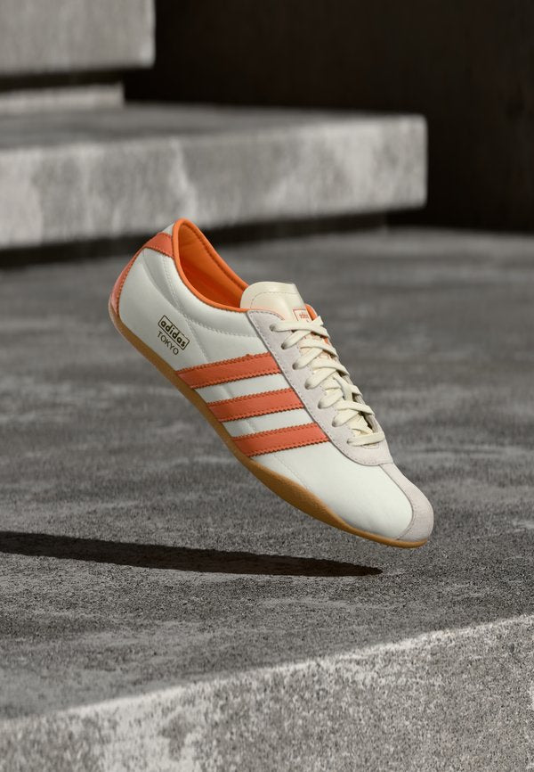 adidas Originals TOKYO W - Trainers - off white/dusky orange/gold-coloured metallic