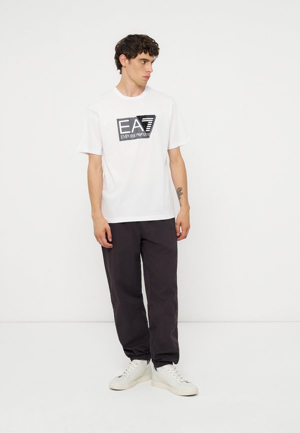 EA7 Emporio Armani