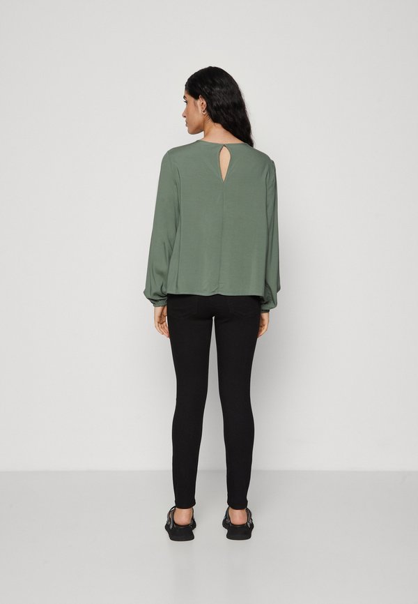 Vero Moda Petite VMLILOU O NECK DETAIL