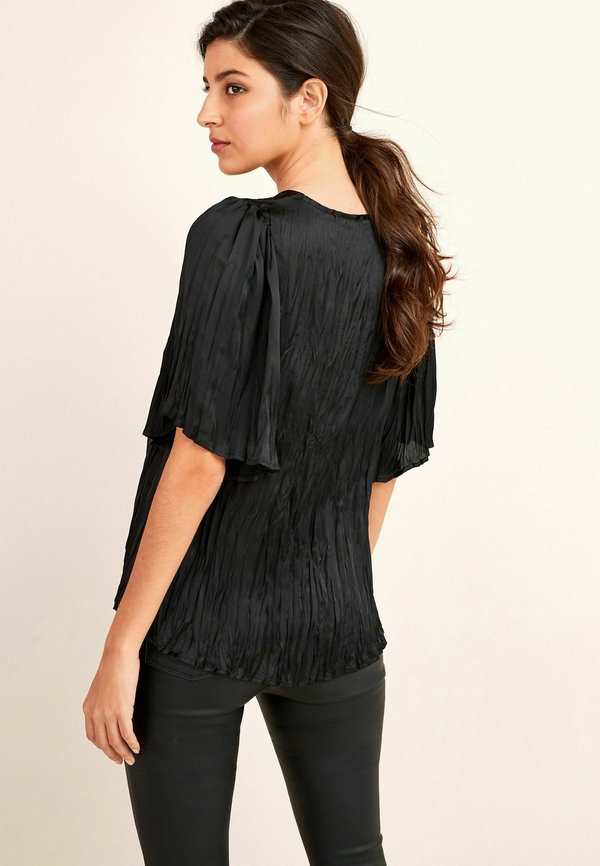 Next SHORT SLEEVE