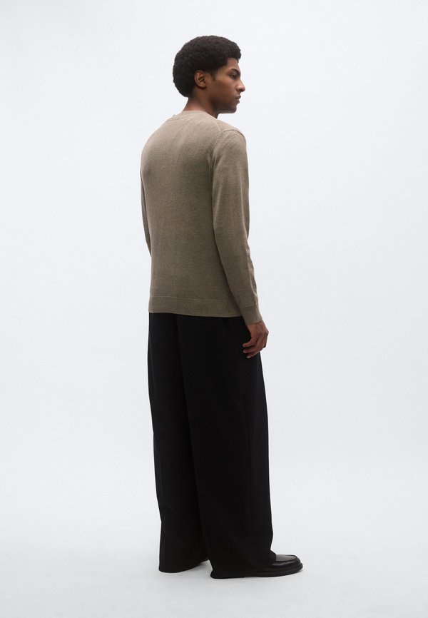 Lindbergh V NECK BUTTON CARDIGAN