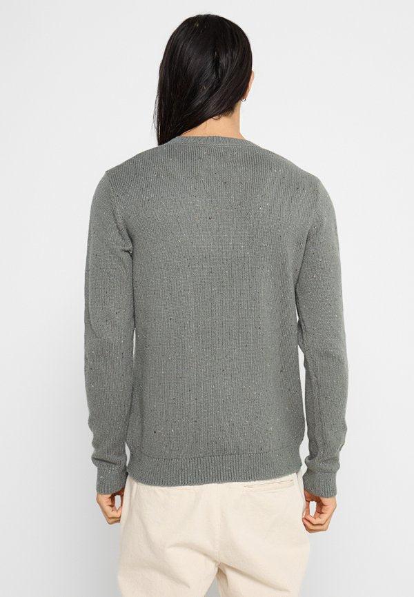 REVOLUTION REGULAR FIT