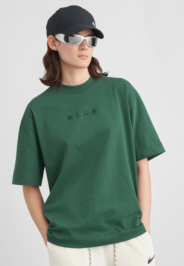 Nike Sportswear LUXE RELAXED FIT - Print T-shirt - fir