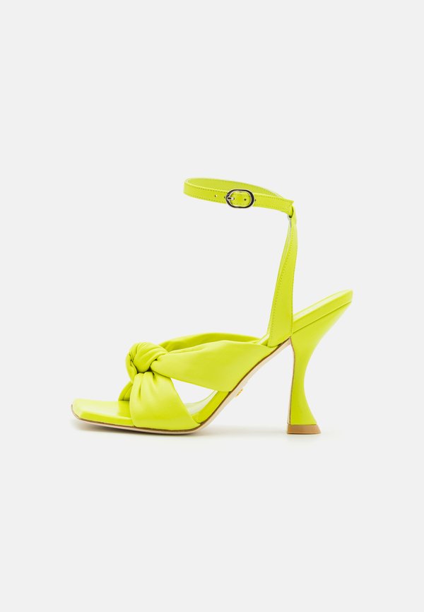 Stuart Weitzman PLAYA ANKLE STRAP KNOT