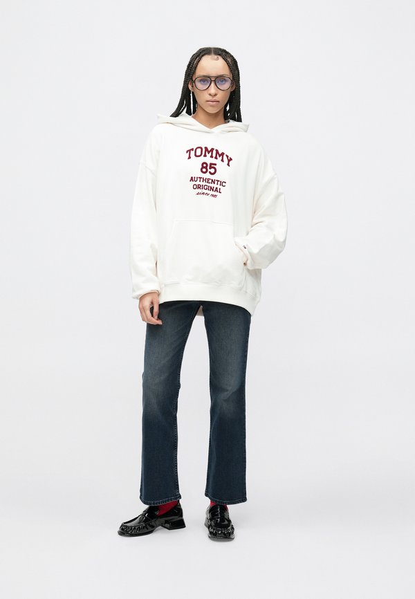 Tommy Jeans 1985 FLOCK LOGO OVERSIZED HOODY