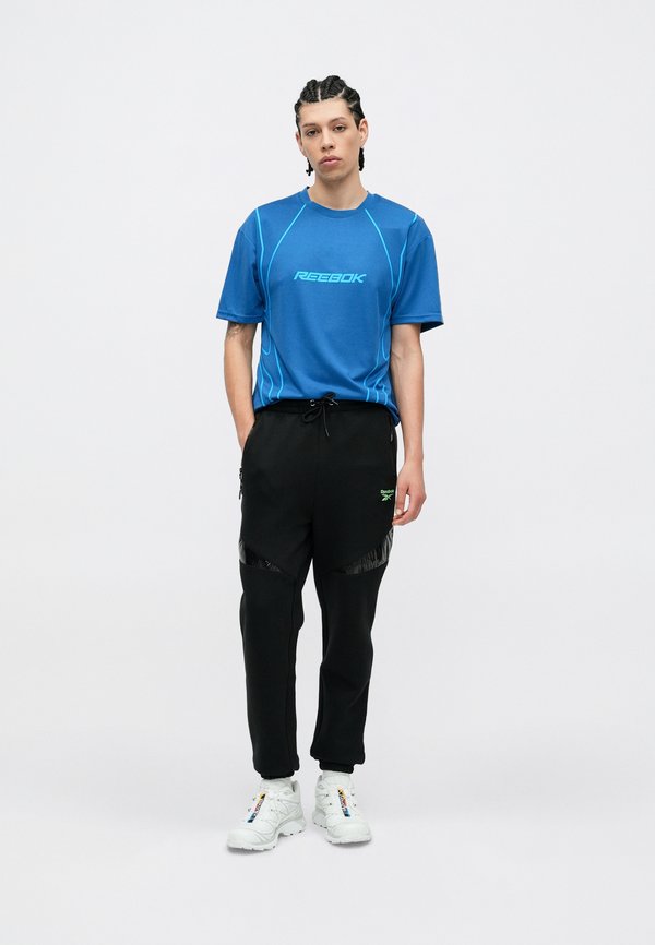 Reebok Classic SPORT STREET PIPING PRINTED