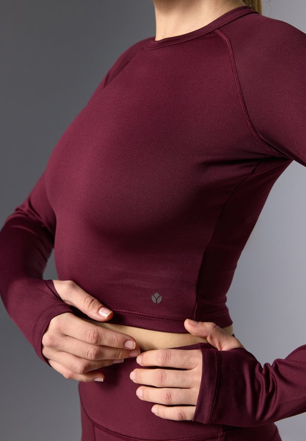 Even&Odd active by Zalando ESSENTIAL CROPPED LONG SLEEVE TOP WITH THUMB HOLES