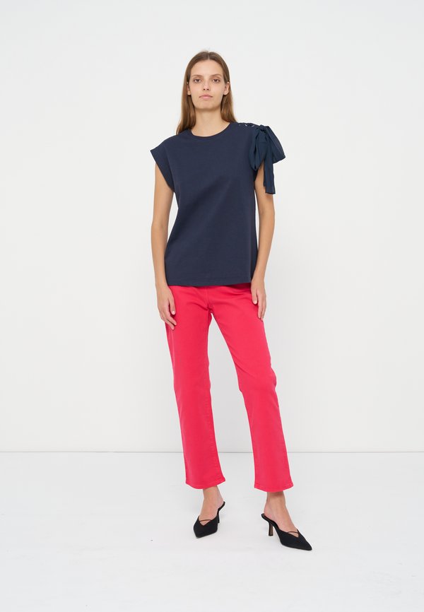 TWINSET