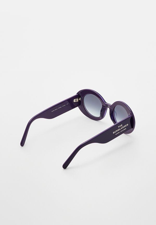 MARC JACOBS