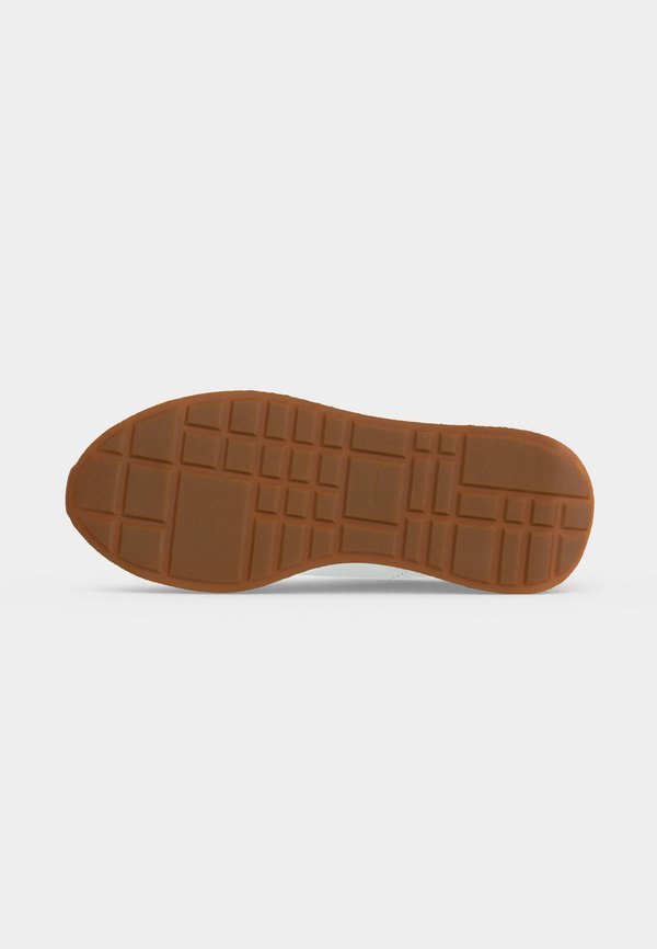 Calvin Klein RETRO RUNNR SOCK PATCH