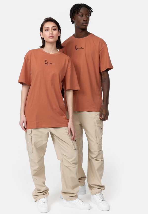 Karl Kani SMALL SIGNATURE ESSENTIAL TEE UNISEX
